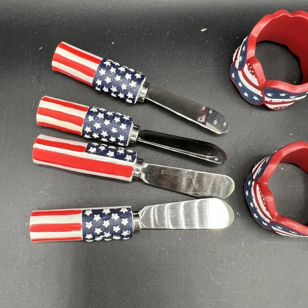 Patriotic Hearts FLAG Plastic Napkin 4 Rings and 4 Knives Spreaders ~‎ Set of 8